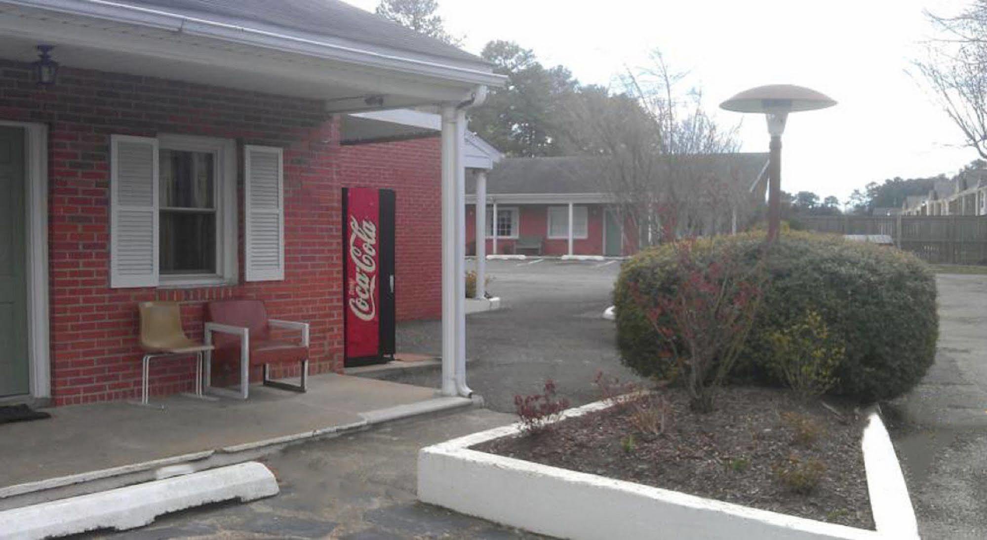 Bassett Motel Williamsburg Extérieur photo